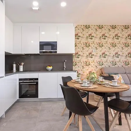 Daire Skyview Martiricos *